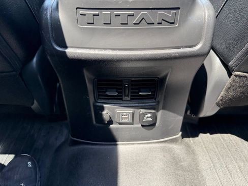 Used 2021 Nissan Titan SL w/ Moonroof Package AWD/4WD image 25