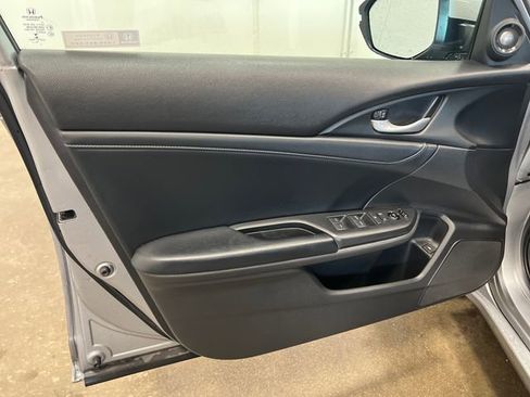 Used 2020 Honda Insight Touring image 10