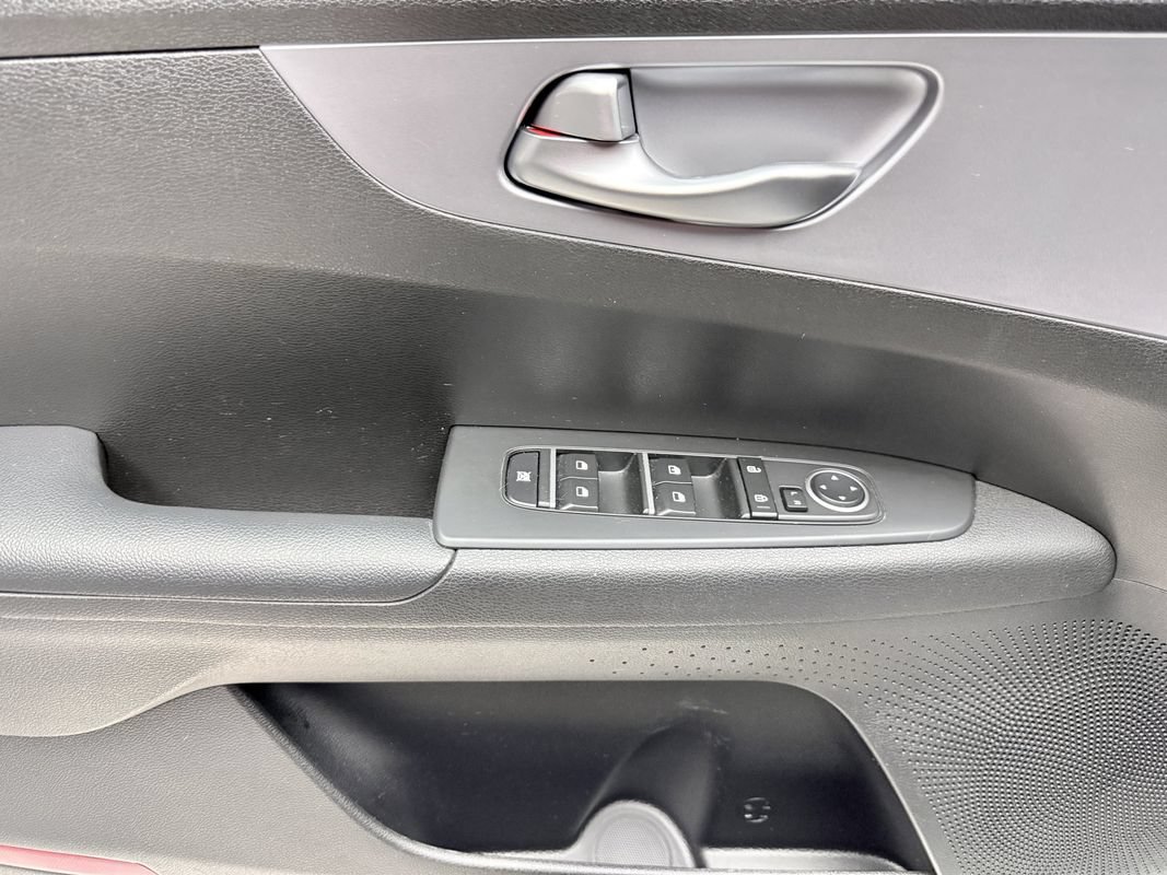 Used 2023 Kia Forte LXS w/ LXS Technology Package FWD image 15