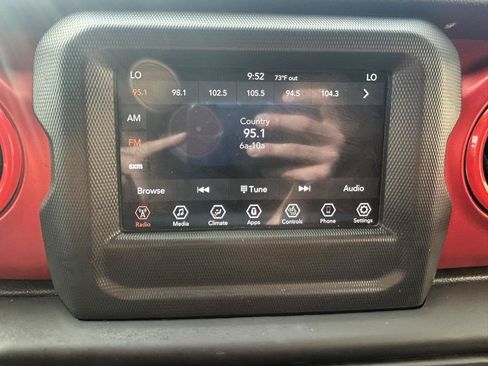 Used 2019 Jeep Wrangler Unlimited Rubicon w/ Cold Weather Group AWD/4WD image 22