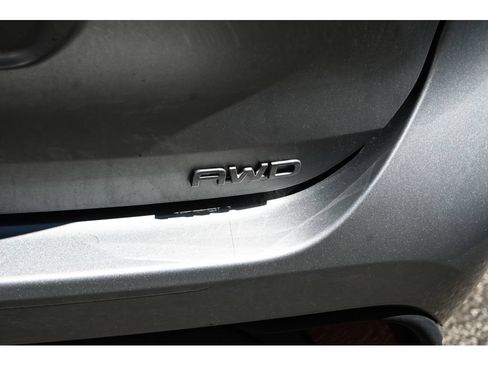 Used 2020 Toyota Highlander L AWD/4WD image 9