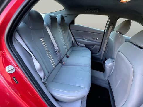 Used 2022 Hyundai Elantra SEL FWD image 36