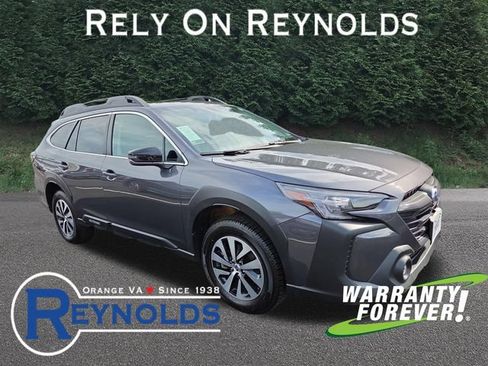 Used 2025 Subaru Outback Premium AWD/4WD image 1