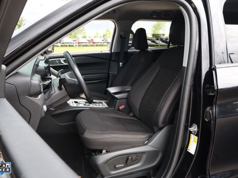 Used 2021 Ford Explorer XLT AWD/4WD image 11