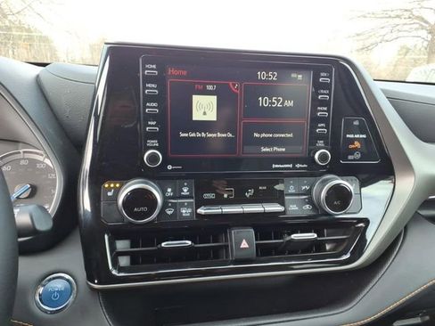 Used 2022 Toyota Highlander Bronze Edition image 11