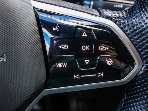 Used 2022 Volkswagen Tiguan SEL R-Line image 29