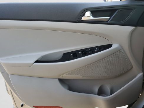 Used 2020 Hyundai Tucson SE w/ Cargo Package image 32