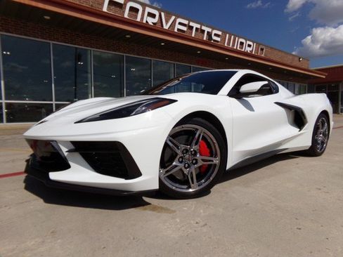 Used 2022 Chevrolet Corvette Stingray Preferred Cpe w/ Z51 Performance Package RWD image 1
