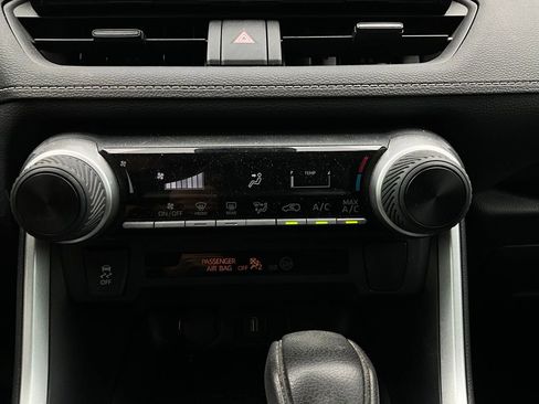 Used 2020 Toyota RAV4 LE image 24