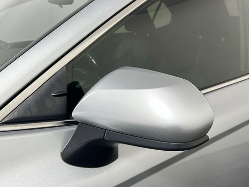 Used 2021 Toyota Camry SE image 12