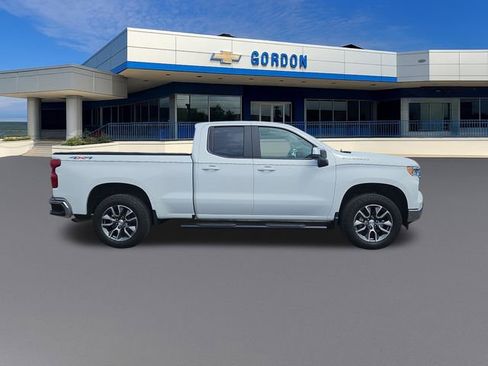 Used 2024 Chevrolet Silverado 1500 LT AWD/4WD image 7