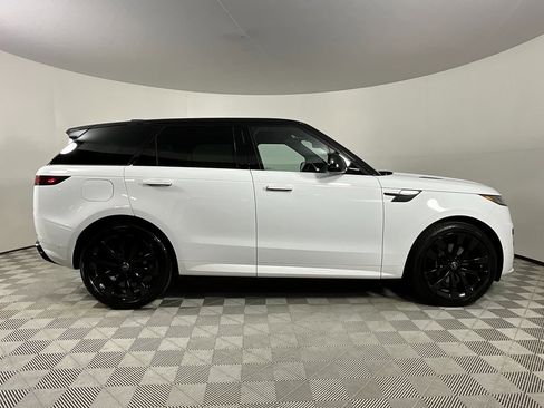 Used 2025 Land Rover Range Rover Sport Dynamic SE image 5