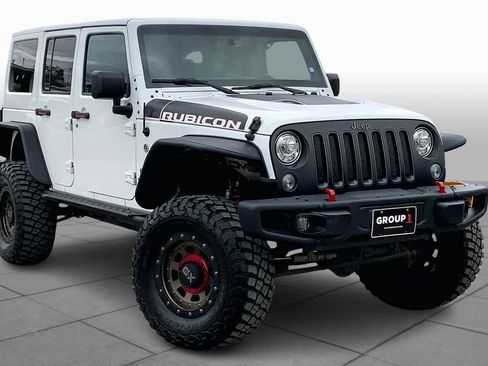 Used 2017 Jeep Wrangler Unlimited Rubicon image 2