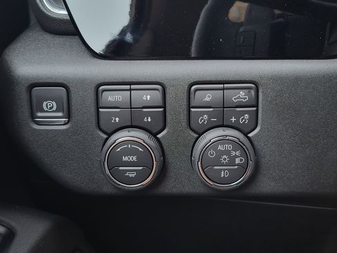 New 2026 Chevrolet Silverado 1500 LTZ w/ Z71 Off-Road Package image 8