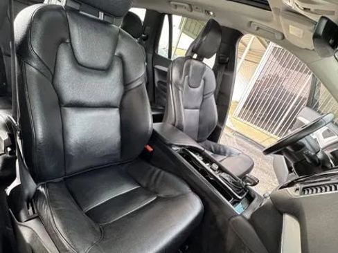 Used 2017 Volvo XC90 T6 Momentum w/ Vision Package image 22