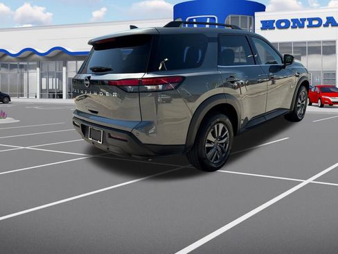 Used 2025 Nissan Pathfinder SV FWD image 9