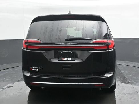 New 2026 Chrysler Pacifica Select FWD image 5