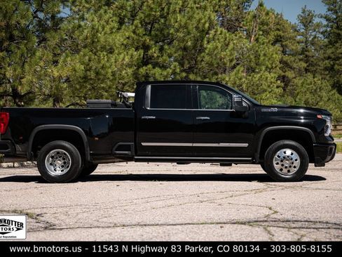Used 2024 Chevrolet Silverado 3500 High Country w/ High Country Premium Package AWD/4WD image 2