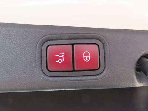 Used 2019 Mercedes-Benz E 300 image 13