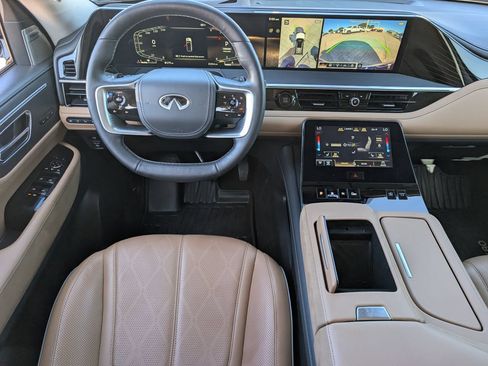 Used 2025 INFINITI QX80 Sensory AWD/4WD image 10