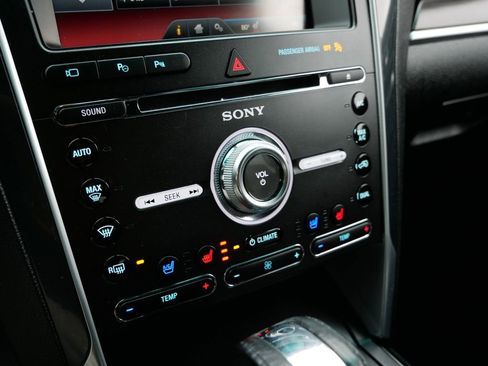 Used 2016 Ford Explorer Limited w/ Equipment Group 301A image 19