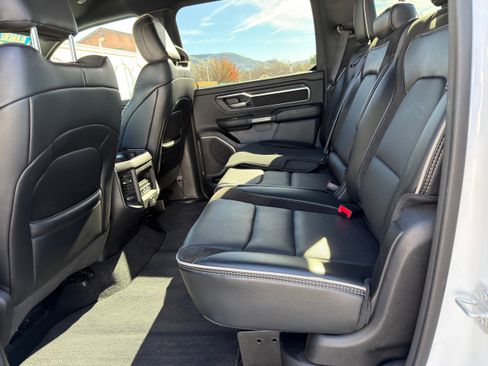 Used 2025 RAM 1500 Laramie image 19