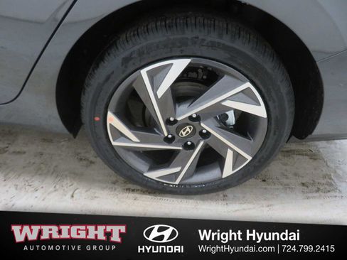 New 2026 Hyundai Elantra Limited FWD image 8