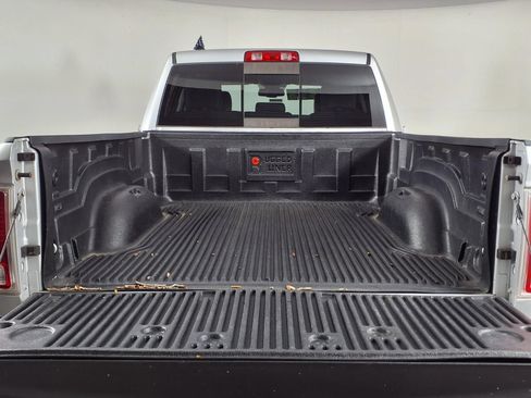 Used 2018 RAM 1500 Laramie RWD image 14
