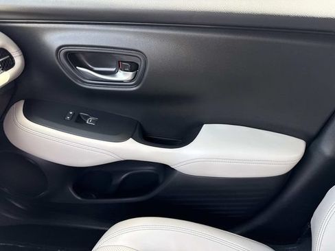 Certified 2024 Honda HR-V EX-L image 23