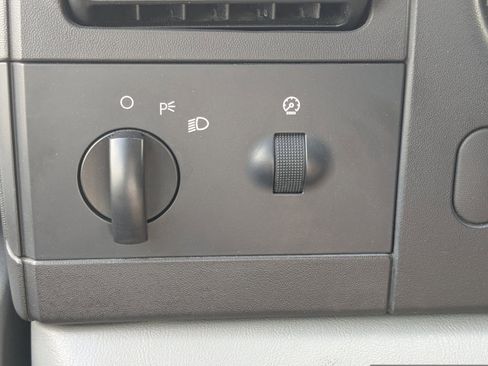 Used 2005 Ford F350 XL image 16