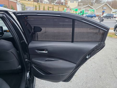 Used 2021 Toyota Corolla LE image 17