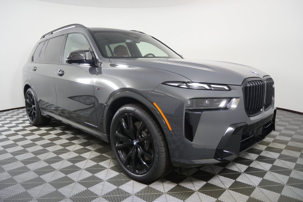 Used 2027 BMW X7 M60i AWD/4WD image 2