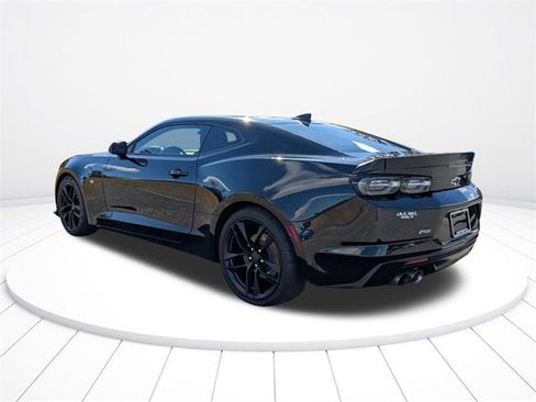Used 2021 Chevrolet Camaro LT w/ 1LE Track Performance Package image 13