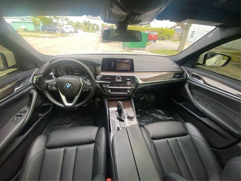 Used 2019 BMW 530e RWD image 17