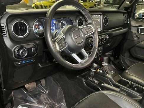 Used 2023 Jeep Wrangler Unlimited Sahara w/ Cold Weather Group AWD/4WD image 17