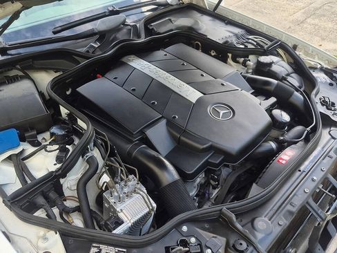 Used 2005 Mercedes-Benz E 500 Sedan image 60
