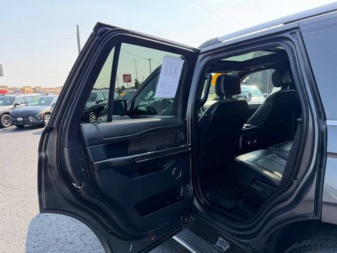 Used 2019 Ford Expedition Limited w/ Equipment Group 302A AWD/4WD image 34