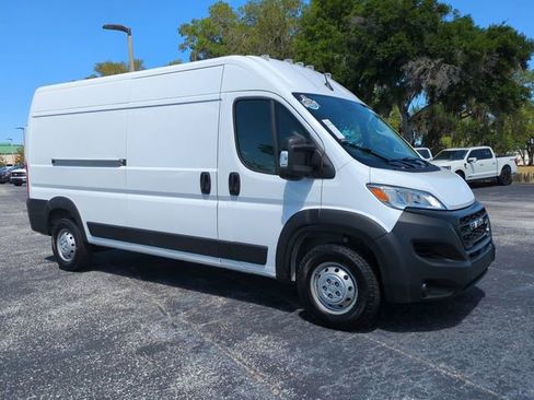Used 2023 RAM ProMaster 2500 FWD image 2