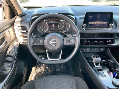 Used 2024 Nissan Rogue SV image 16