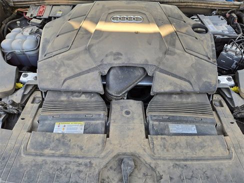 Used 2022 Audi Q8 Premium Plus image 32
