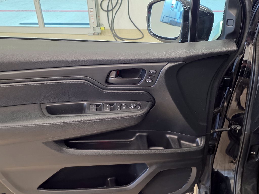 Used 2023 Honda Odyssey Sport image 12
