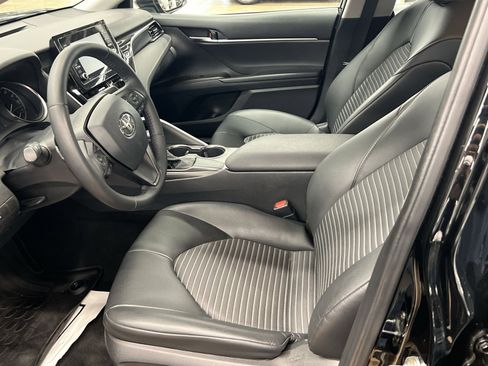 Used 2021 Toyota Camry SE FWD image 13