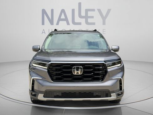 Used 2025 Honda Pilot Touring image 8