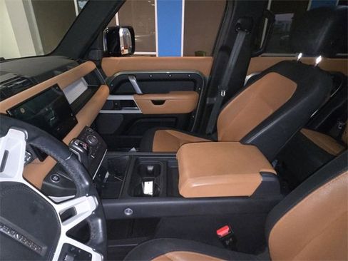 Used 2023 Land Rover Defender 110 X-Dynamic SE image 21