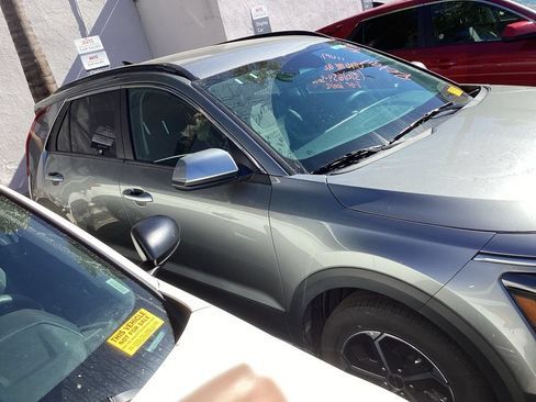 Used 2025 Kia Niro LX FWD image 6