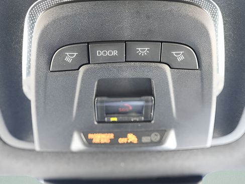 Used 2026 Toyota Corolla SE w/ SE Premium Package FWD image 18