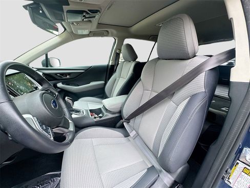 Used 2023 Subaru Outback Premium image 19