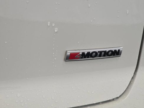 Used 2020 Volkswagen Atlas Cross Sport SEL image 33