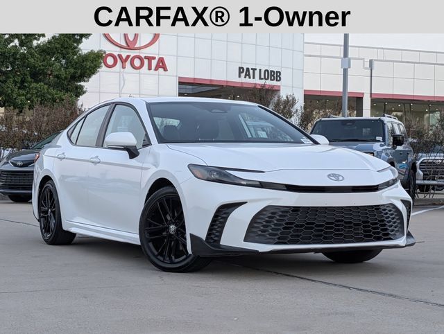 Used 2025 Toyota Camry SE FWD image 2