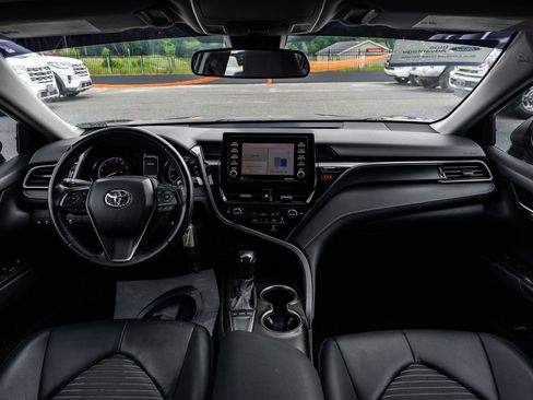Used 2023 Toyota Camry SE FWD image 21